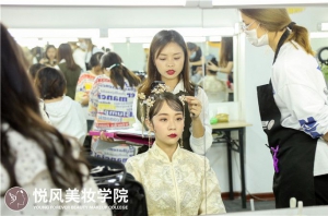 如何选择北京化妆培训机构及特点