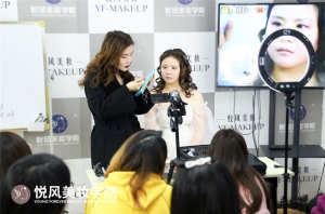 北京有什么高质量的彩妆培训学校吗？学化妆的人都该知道