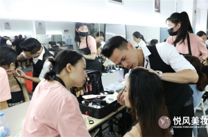 北京化妆培训学校排名靠前的有哪些？