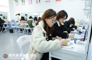 北京哪家化妆学校正规？