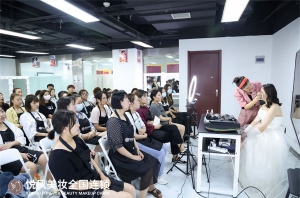 什么样的人适合学化妆？有什么前途？