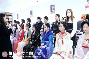 北京排名前三的化妆学校是哪些？