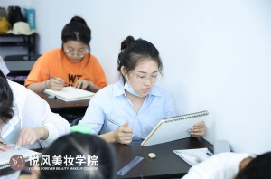 解析优质化妆培训学校，小白学化妆可参考