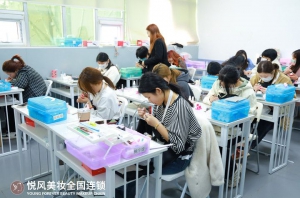 零套路、师资过硬，就业有保障，学化妆就到悦风学院