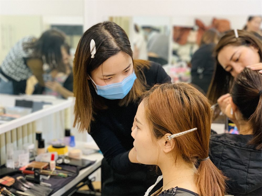 在北京学化妆需要多少钱呢学过的人可以分享一下经验吗